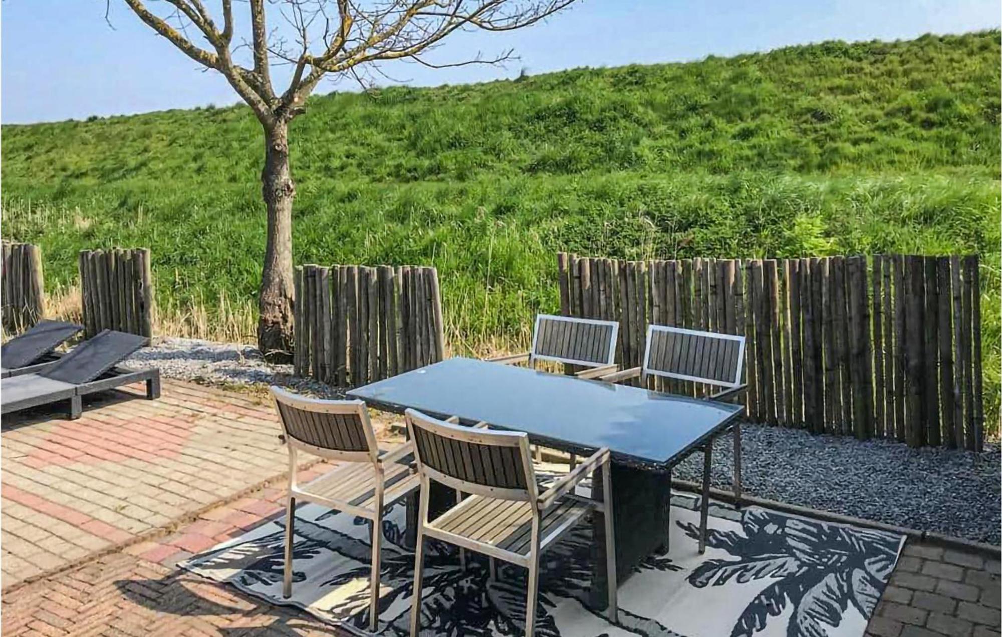 Beautiful Home In Sint-Annaland With Kitchen Buitenkant foto