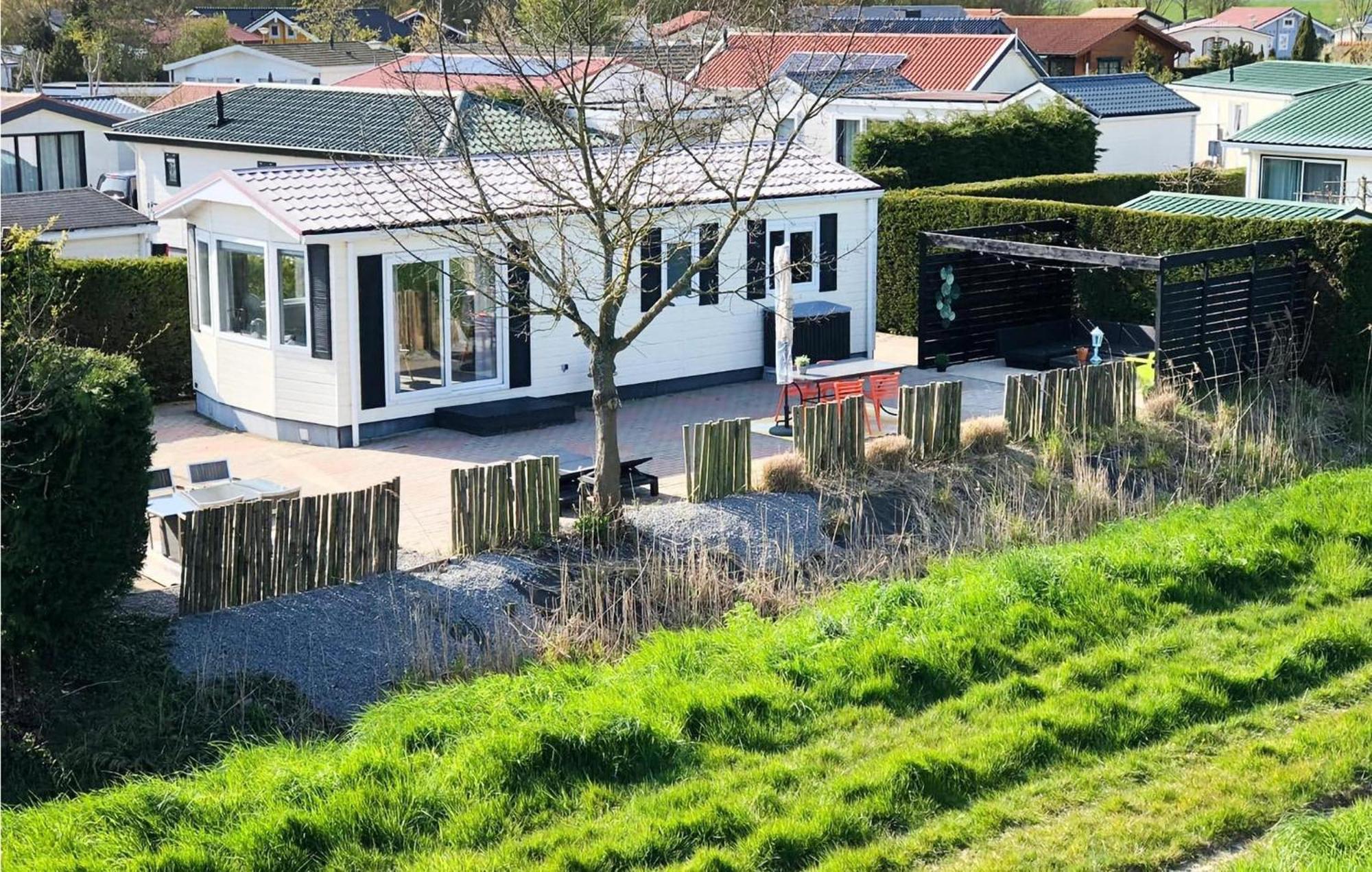 Beautiful Home In Sint-Annaland With Kitchen Buitenkant foto